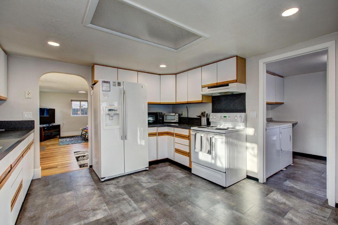 Little Blue Bungalow On Boise'S Bench, Pet Friendly, Fully Fenced Yard With Doggie Door! 2 Miles From Bsu, 5 Minutes From Downtown Boise, Desk And Workstation For Remote Workers, 2 Tv'S Large Walk-In Closet, Good For Mid-Term Stays Exteriör bild