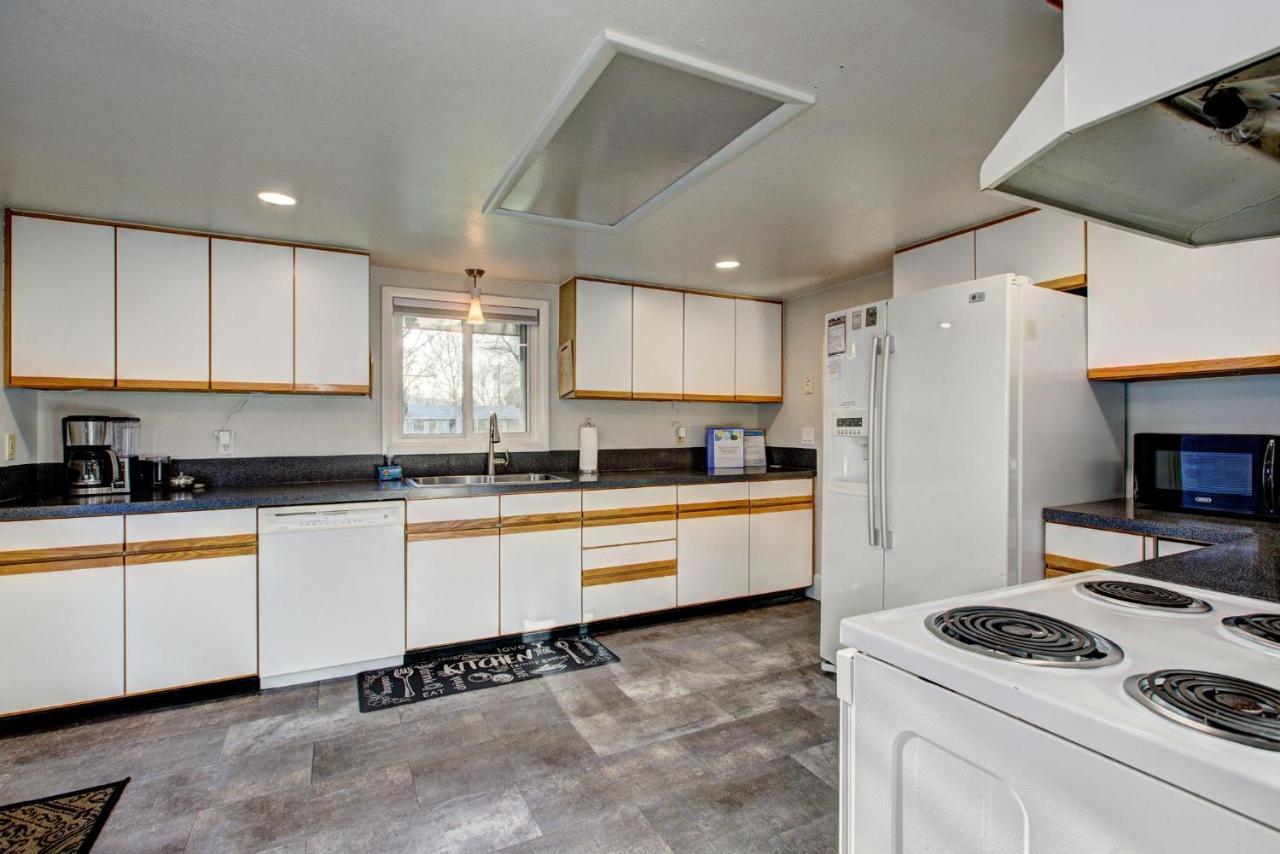 Little Blue Bungalow On Boise'S Bench, Pet Friendly, Fully Fenced Yard With Doggie Door! 2 Miles From Bsu, 5 Minutes From Downtown Boise, Desk And Workstation For Remote Workers, 2 Tv'S Large Walk-In Closet, Good For Mid-Term Stays Exteriör bild
