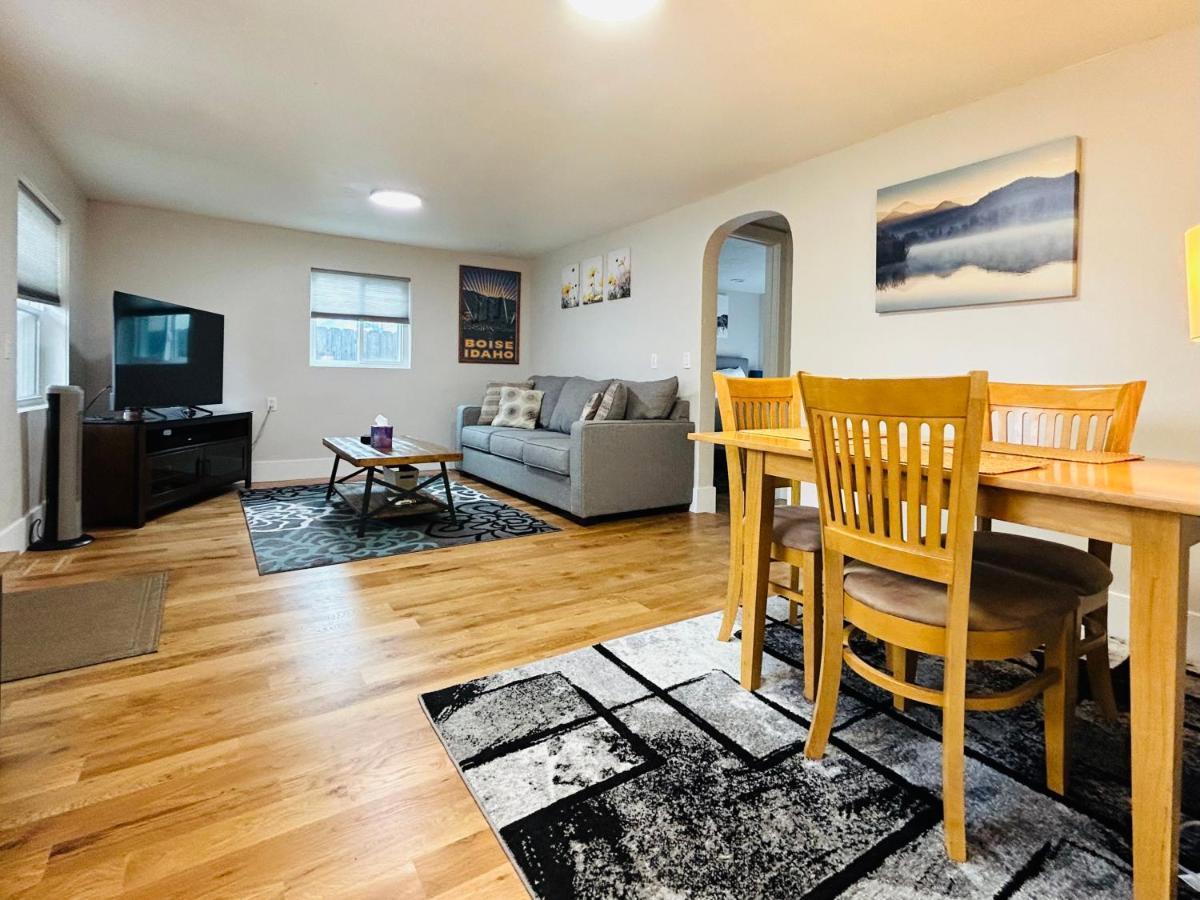 Little Blue Bungalow On Boise'S Bench, Pet Friendly, Fully Fenced Yard With Doggie Door! 2 Miles From Bsu, 5 Minutes From Downtown Boise, Desk And Workstation For Remote Workers, 2 Tv'S Large Walk-In Closet, Good For Mid-Term Stays Exteriör bild