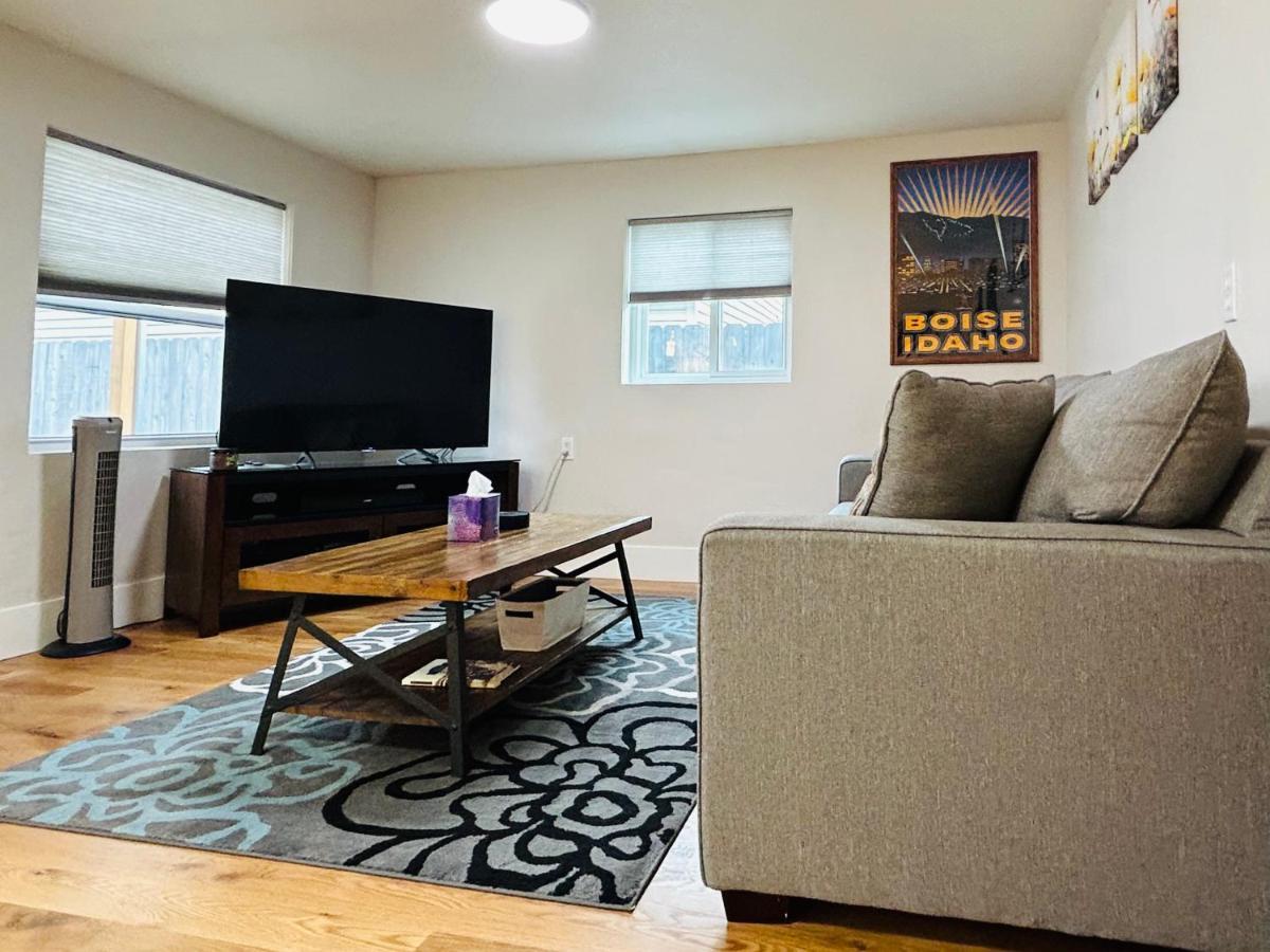 Little Blue Bungalow On Boise'S Bench, Pet Friendly, Fully Fenced Yard With Doggie Door! 2 Miles From Bsu, 5 Minutes From Downtown Boise, Desk And Workstation For Remote Workers, 2 Tv'S Large Walk-In Closet, Good For Mid-Term Stays Exteriör bild