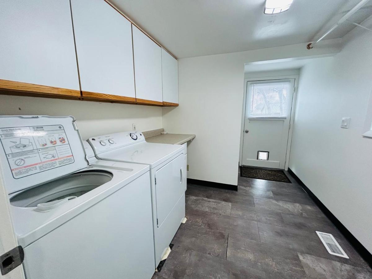 Little Blue Bungalow On Boise'S Bench, Pet Friendly, Fully Fenced Yard With Doggie Door! 2 Miles From Bsu, 5 Minutes From Downtown Boise, Desk And Workstation For Remote Workers, 2 Tv'S Large Walk-In Closet, Good For Mid-Term Stays Exteriör bild