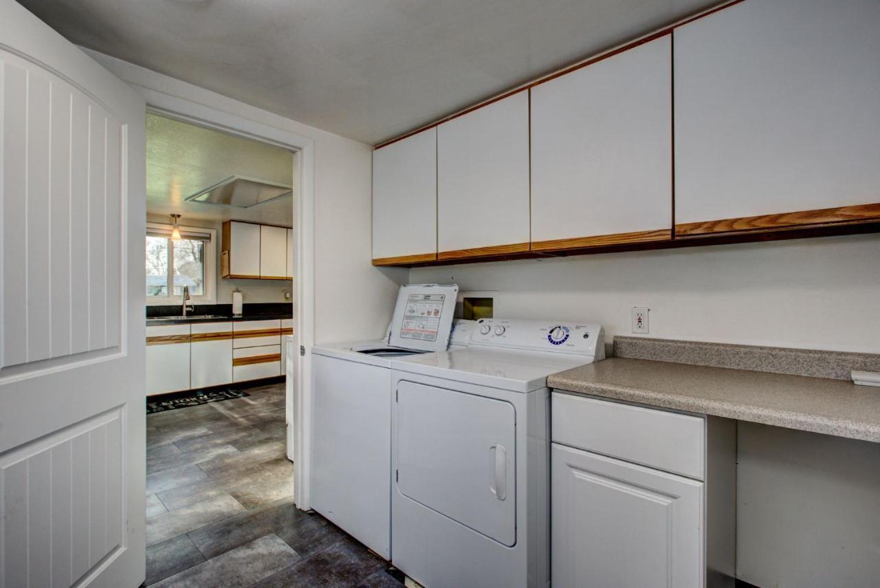 Little Blue Bungalow On Boise'S Bench, Pet Friendly, Fully Fenced Yard With Doggie Door! 2 Miles From Bsu, 5 Minutes From Downtown Boise, Desk And Workstation For Remote Workers, 2 Tv'S Large Walk-In Closet, Good For Mid-Term Stays Exteriör bild