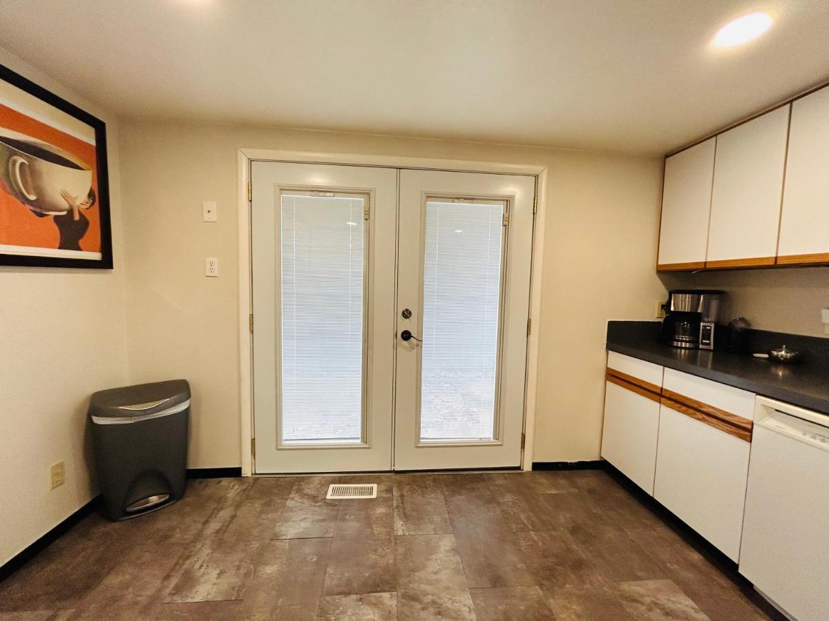 Little Blue Bungalow On Boise'S Bench, Pet Friendly, Fully Fenced Yard With Doggie Door! 2 Miles From Bsu, 5 Minutes From Downtown Boise, Desk And Workstation For Remote Workers, 2 Tv'S Large Walk-In Closet, Good For Mid-Term Stays Exteriör bild